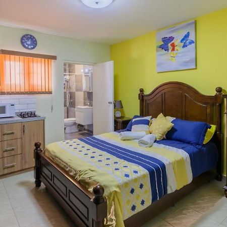 Omira Apartment Suites 빌렘스타트 외부 사진