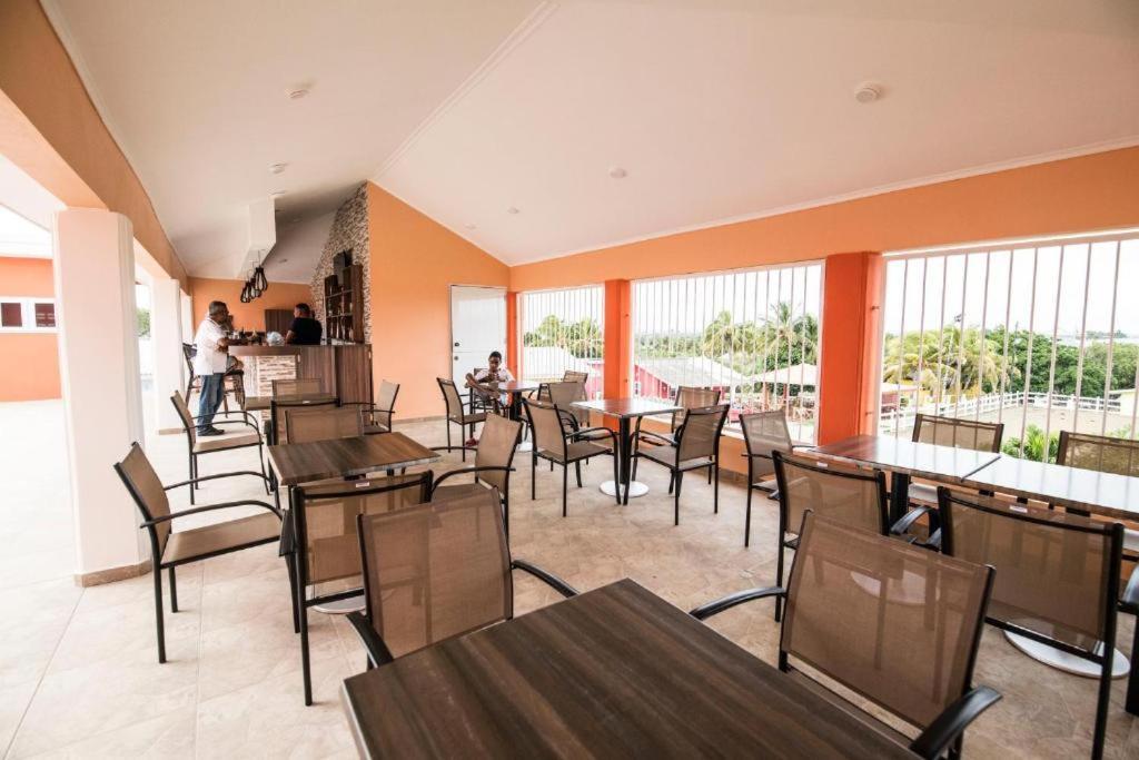Omira Apartment Suites 빌렘스타트 외부 사진